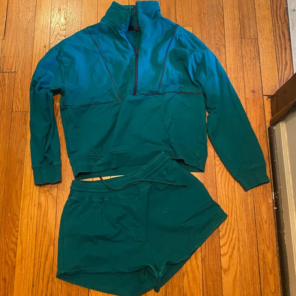 Richer Poorer Short and Pullover Sweat Set - Large